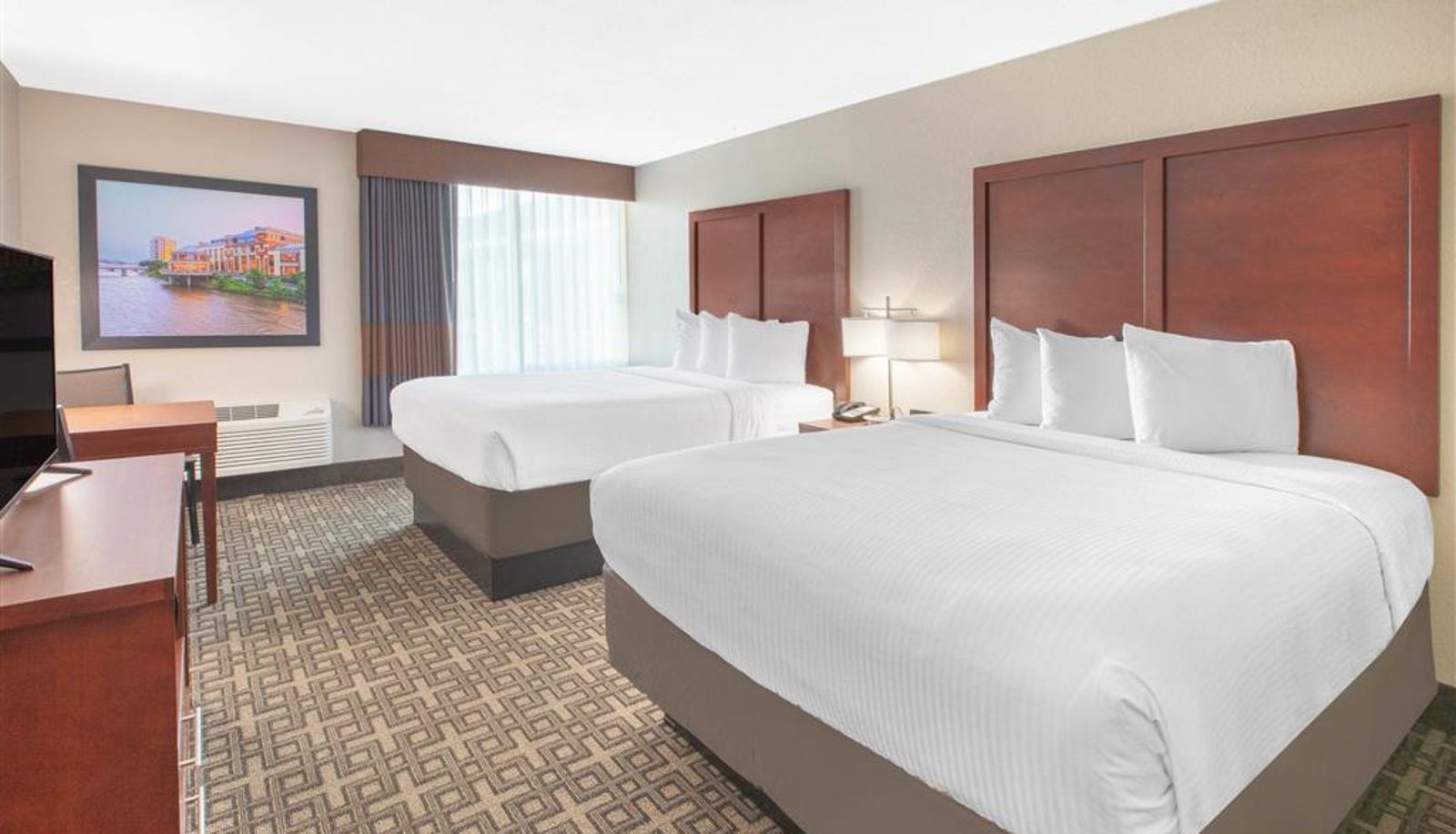 Zimmer - Baymont by Wyndham Grand Rapids Near Downtown