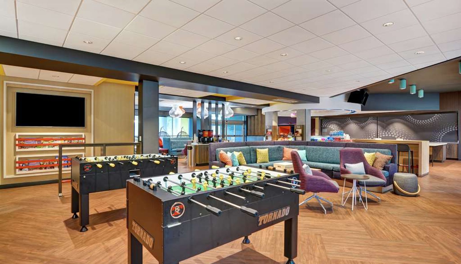 Lobby - Tru by Hilton Middletown