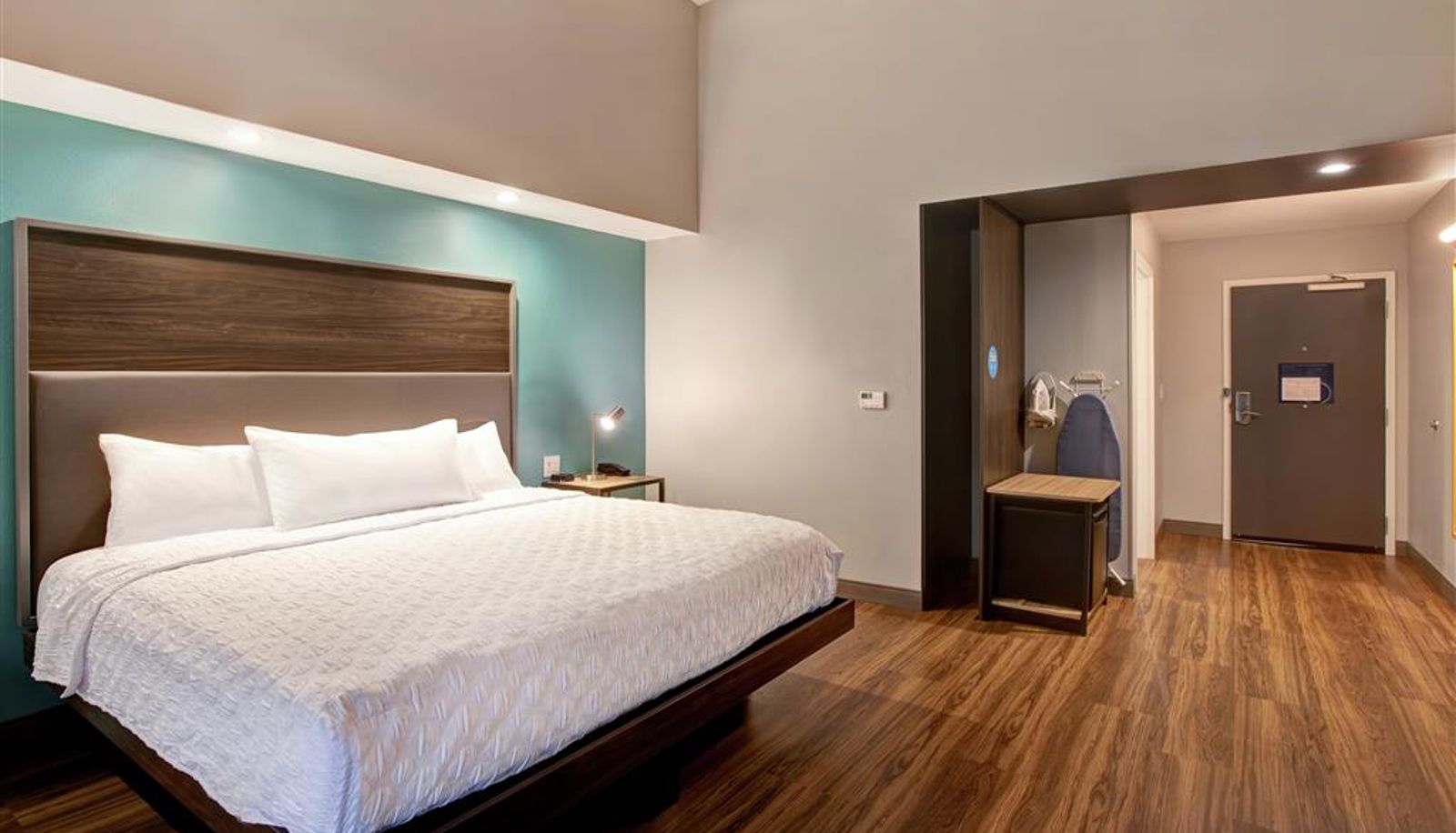 Room - Tru by Hilton Oxford