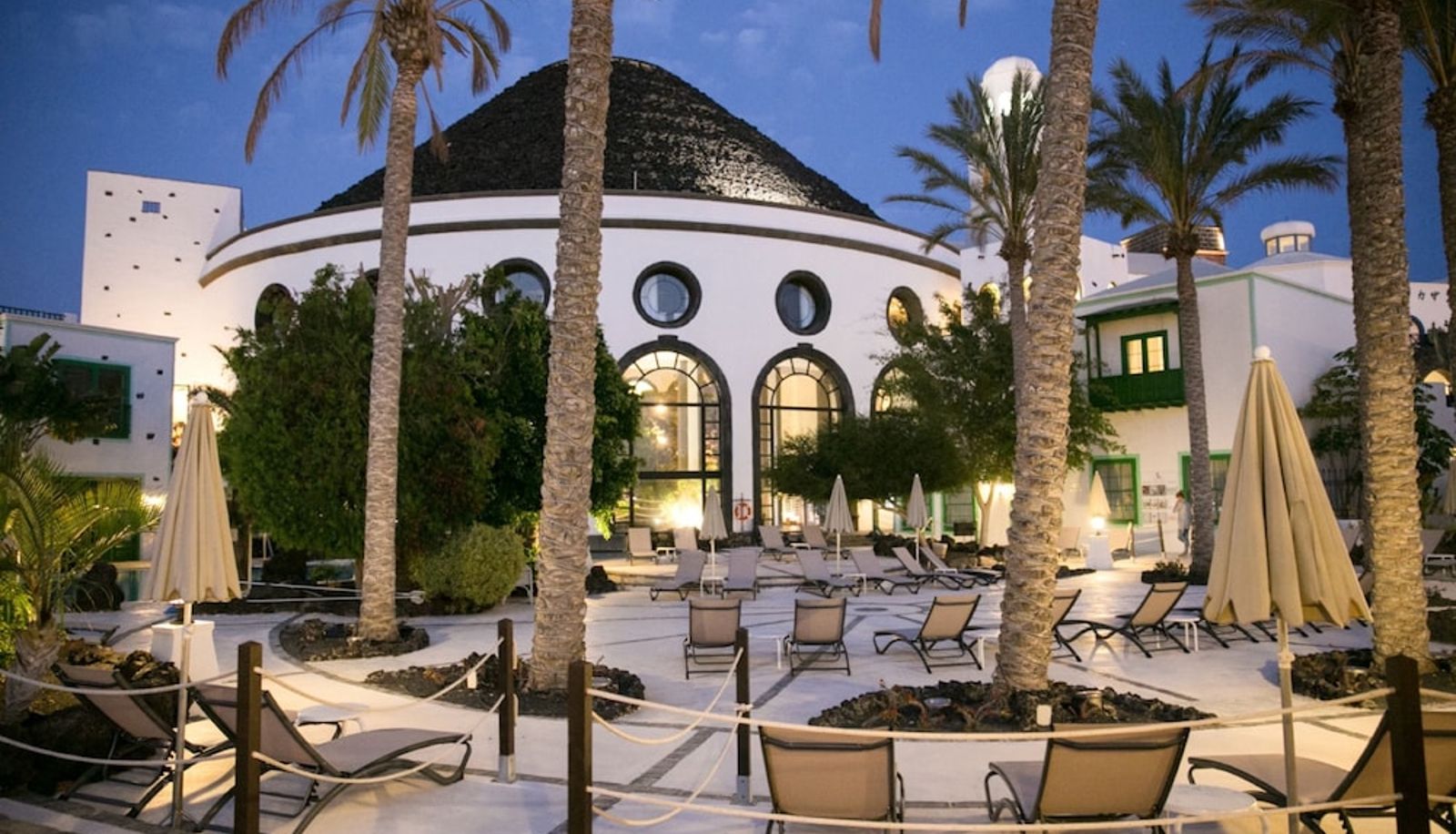 Pool - Hotel LIVVO Volcán Lanzarote