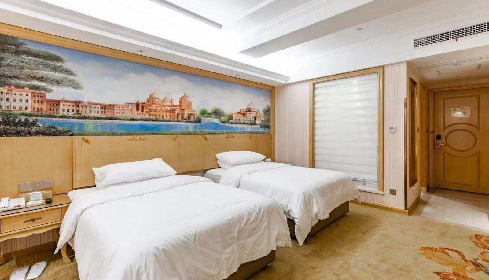 Chambre - vienna hotel(Beiqiao MRT Station Store Of Shanghai Hongqiao National Exhibition Centre Hotel)