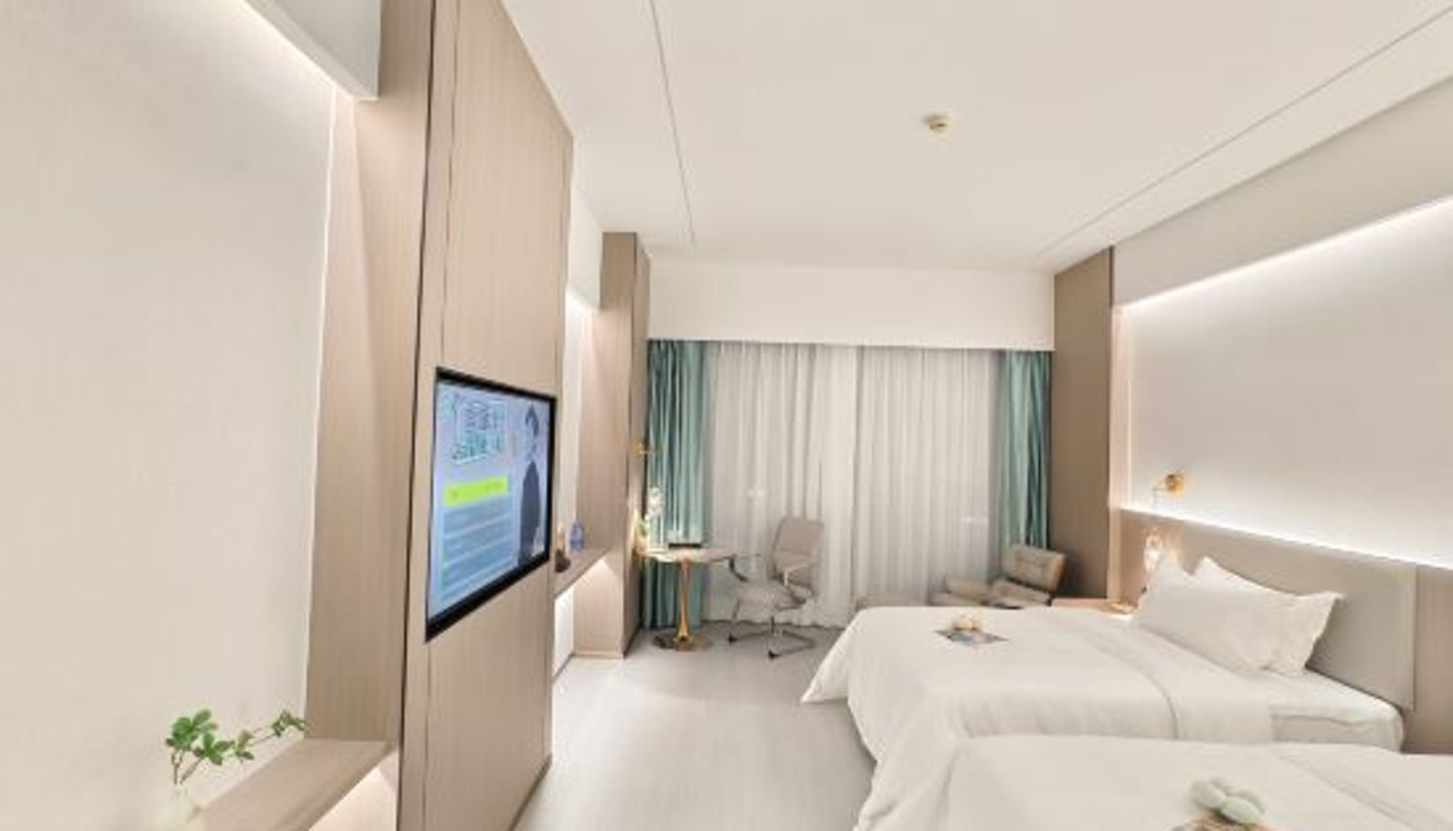 Camera - Midtown Hotel