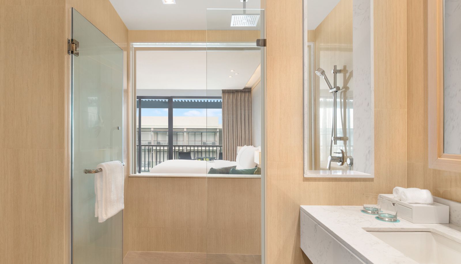 Camera - Le Meridien Khao Lak Resort and Spa