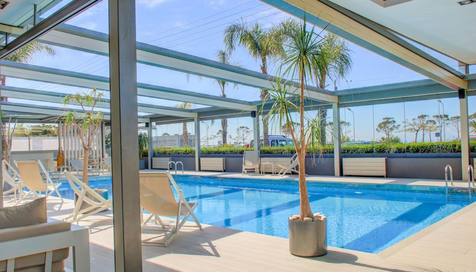 Pool - Palace Hotel Athens Riviera