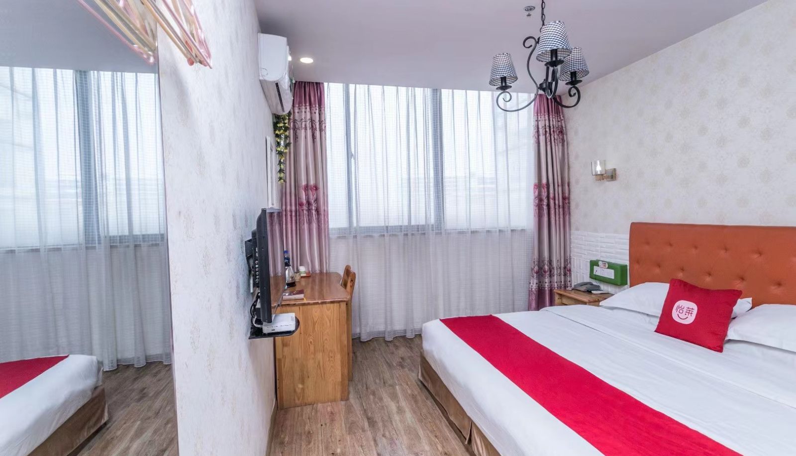 Camera - Yilai Taizhou jinyingpozi Street Hotel