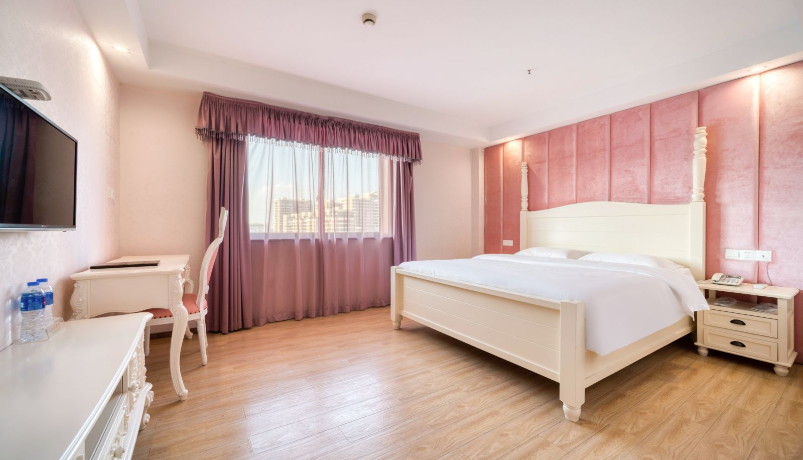 Camera business - Yilai Tongxiang Century Avenue Exhibition Center Hotel