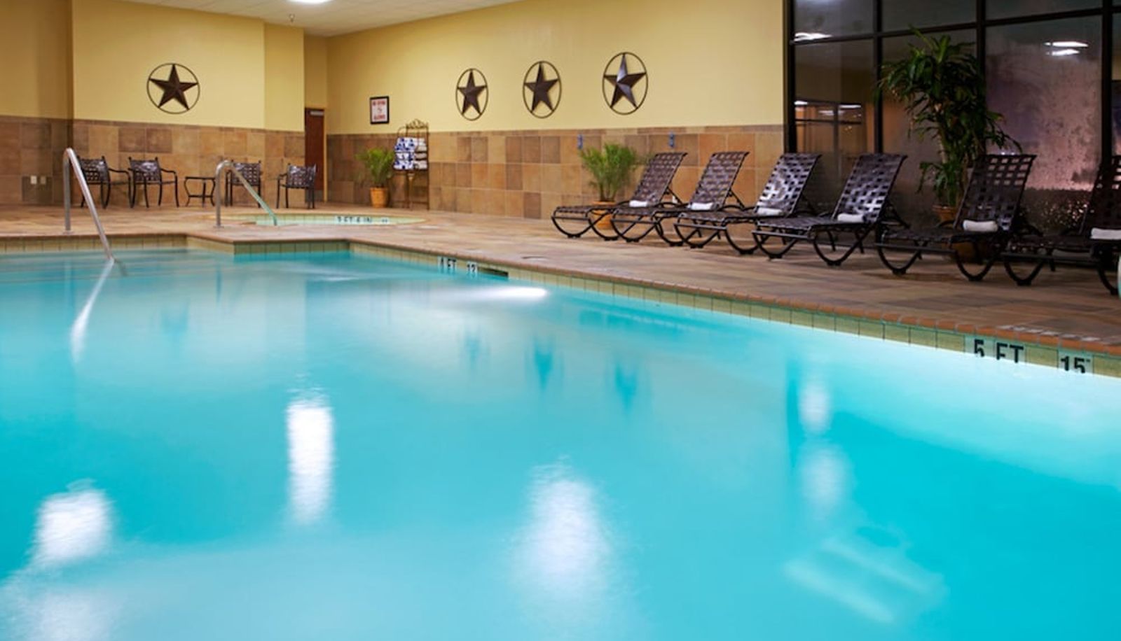 Zwembad - Holiday Inn & Suites BEAUMONT-PLAZA (I-10 & WALDEN) by IHG