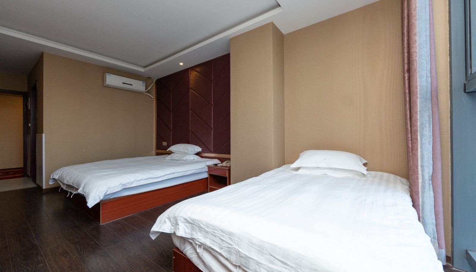 Zimmer - Yilai town Jiangnan Station Hotel