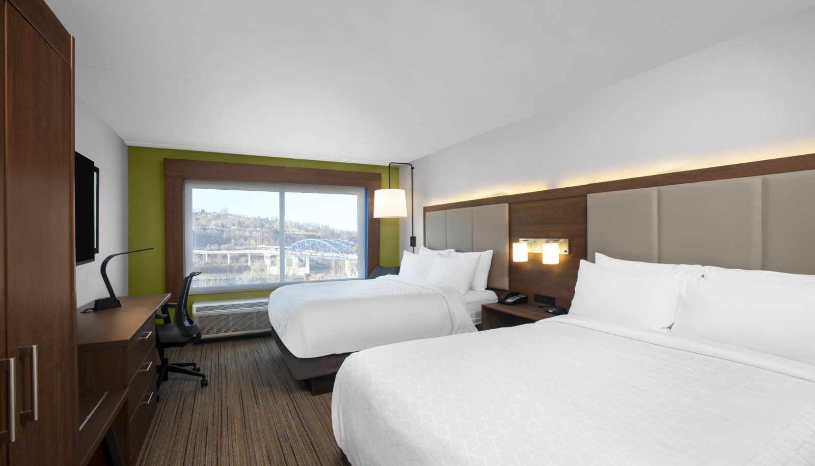 Room - Holiday Inn Express CHARLESTON-CIVIC CENTER by IHG