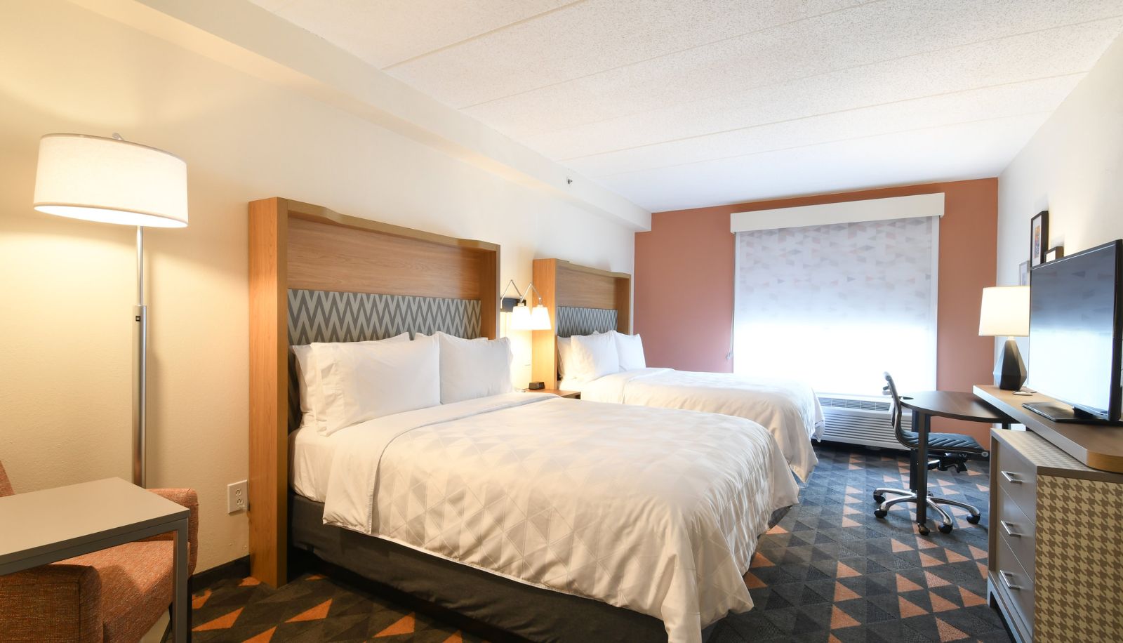 Room - Holiday Inn FREDERICKSBURG CONFERENCE CTR by IHG