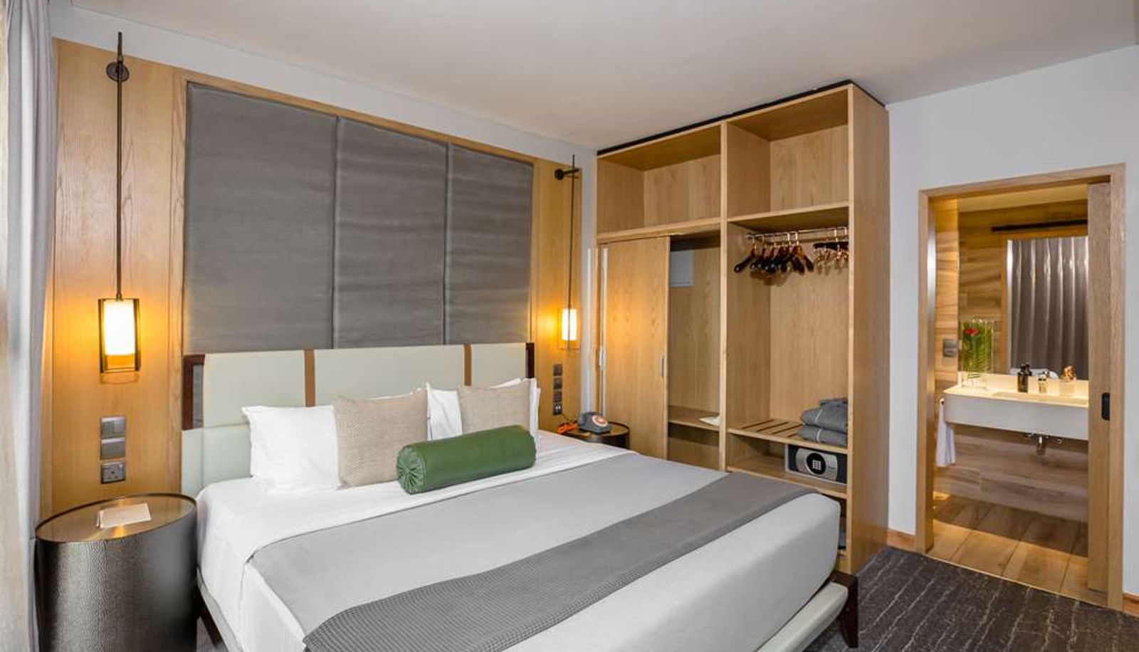 Room - The Social House