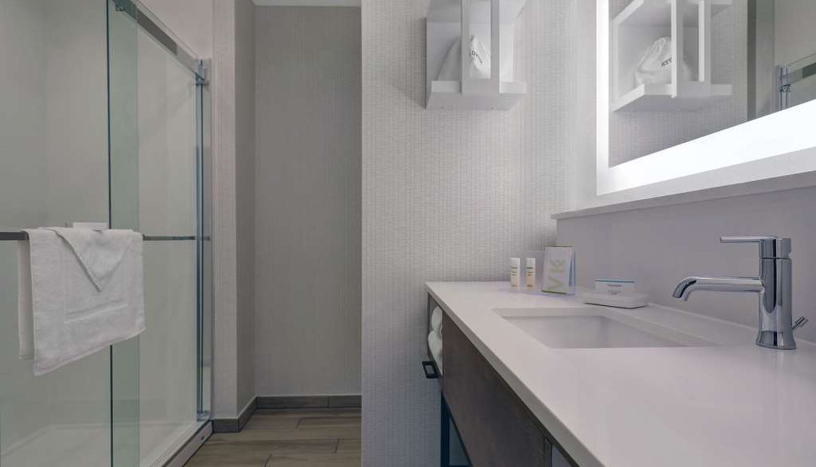 Zimmer - Hampton Inn Patterson
