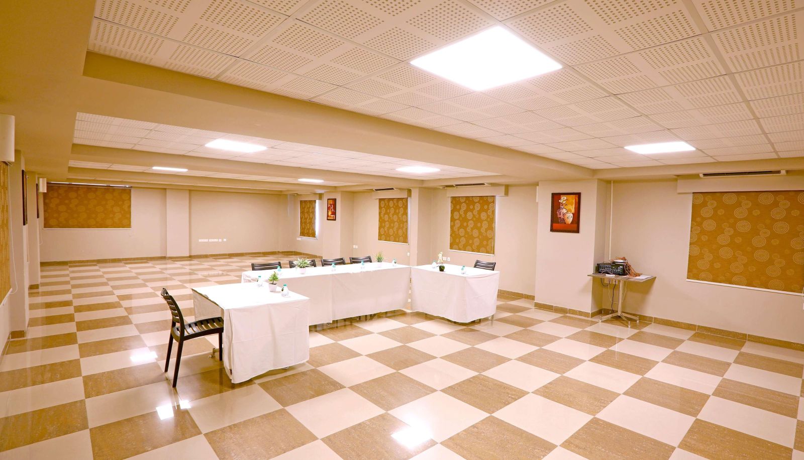 Sala conferenze - CORPORATE STAYS HOTEL