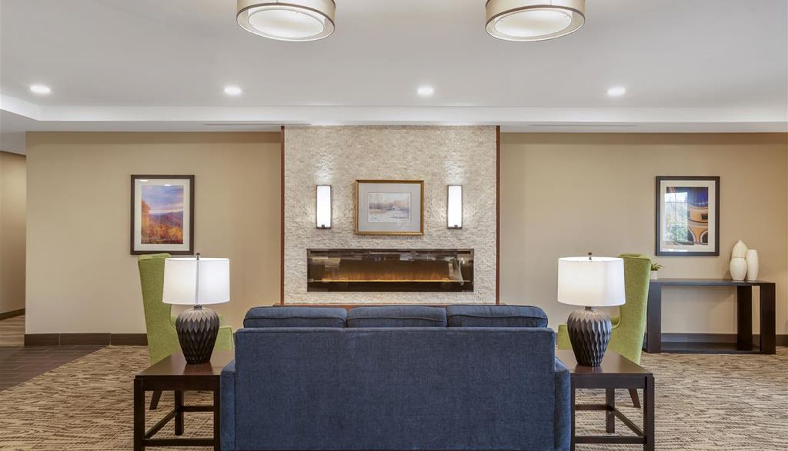 Lobby - Comfort Inn & Suites Winchester