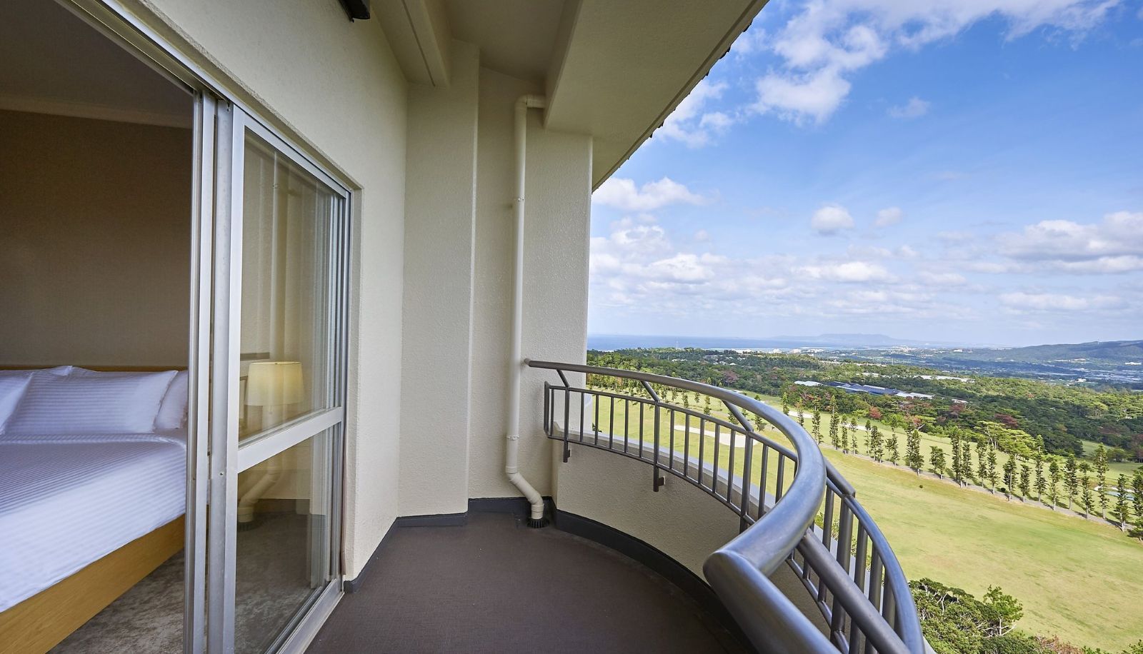 Room - ANA Crowne Plaza RESORT OKINAWA URUMA HILLS by IHG