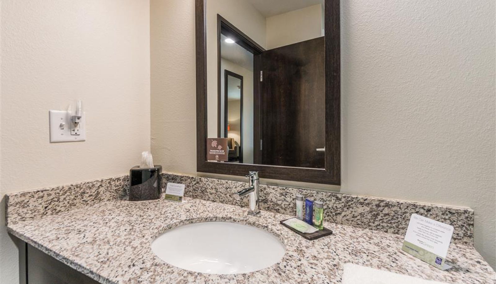 Camera - Sleep Inn Baxley