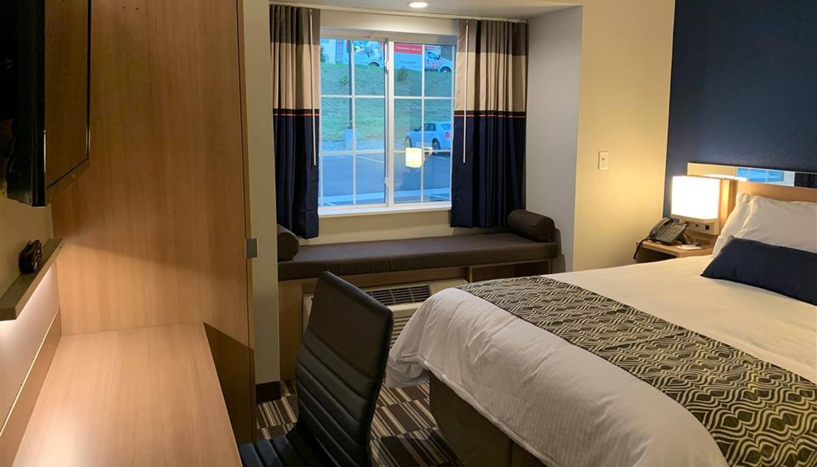 Room - Microtel Inn & Suites by Wyndham Woodland Park