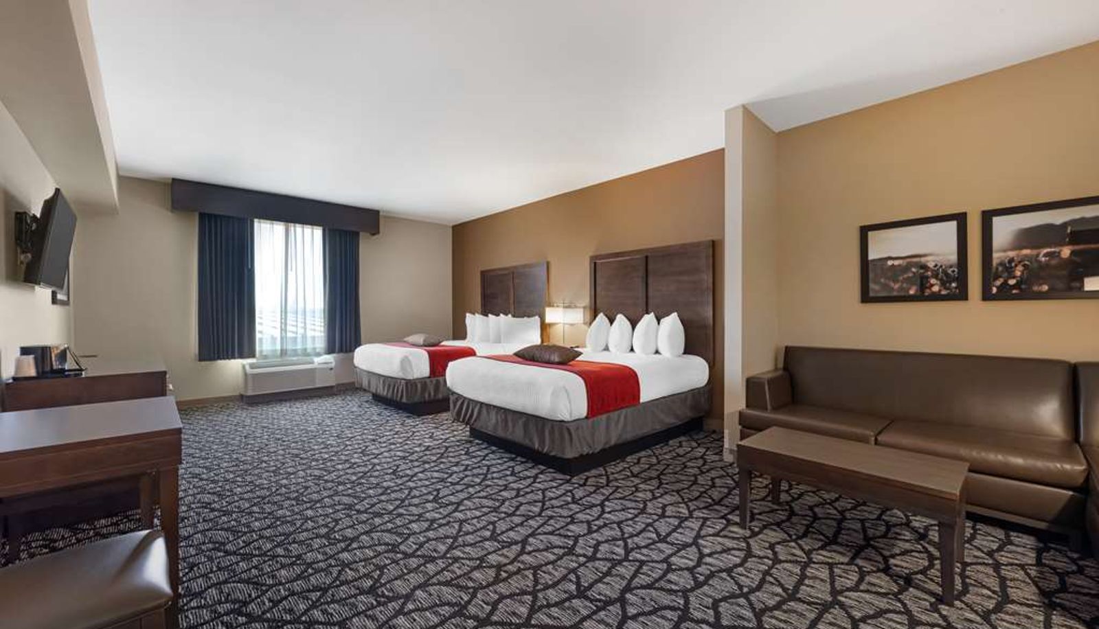 Suite - Best Western Plus Lakeview Hotel
