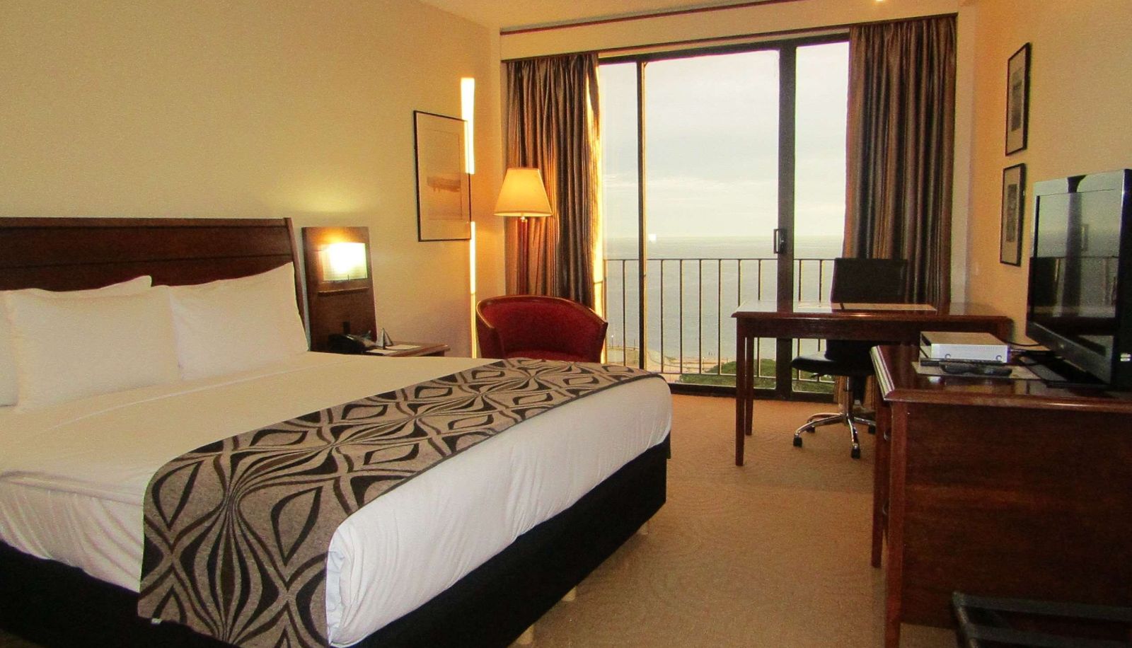 Camera - Crown Hotel