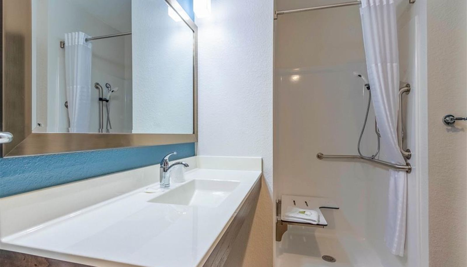 Camera - WoodSpring Suites Miramar
