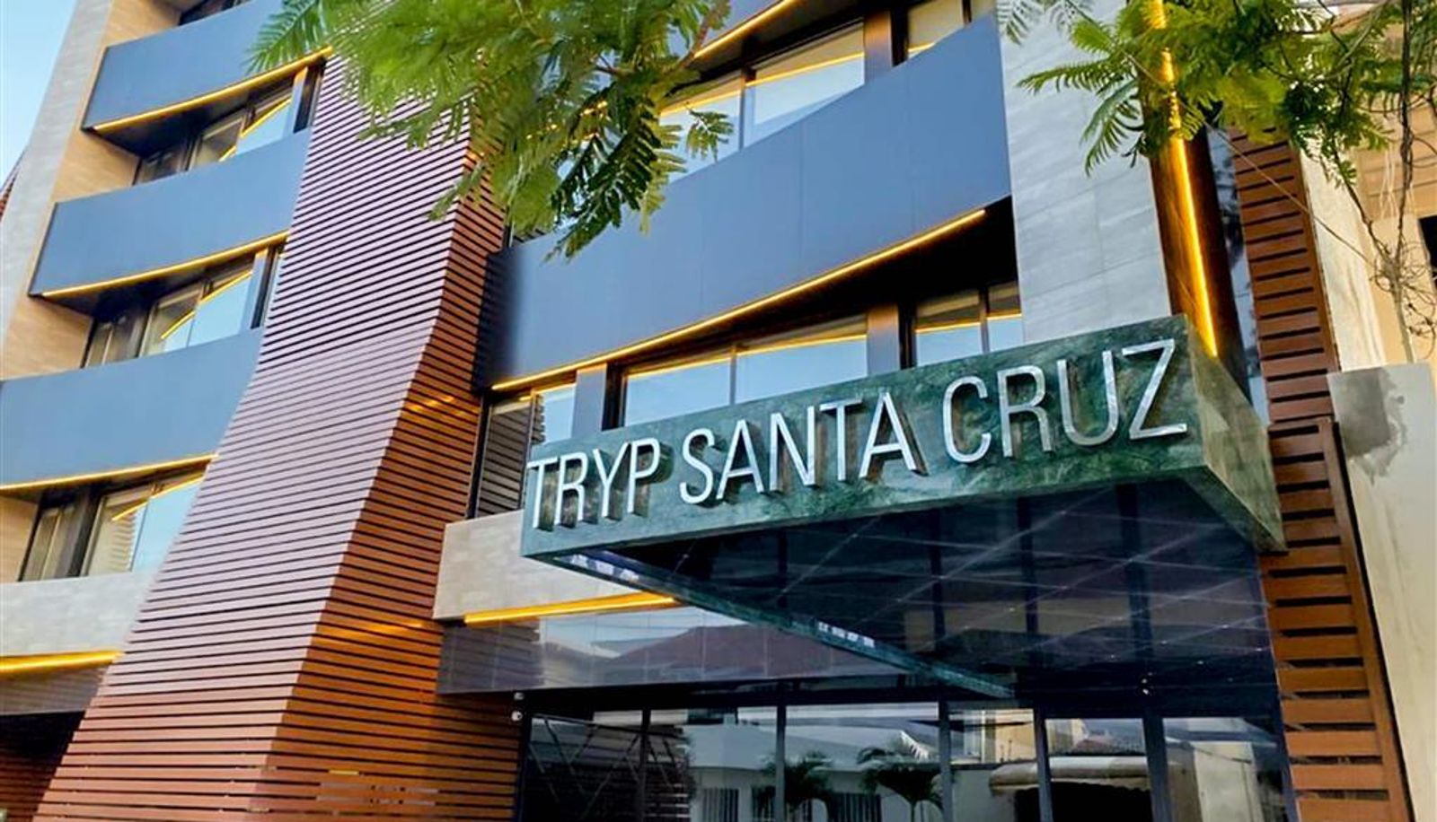 Außenansicht - TRYP by Wyndham Santa Cruz