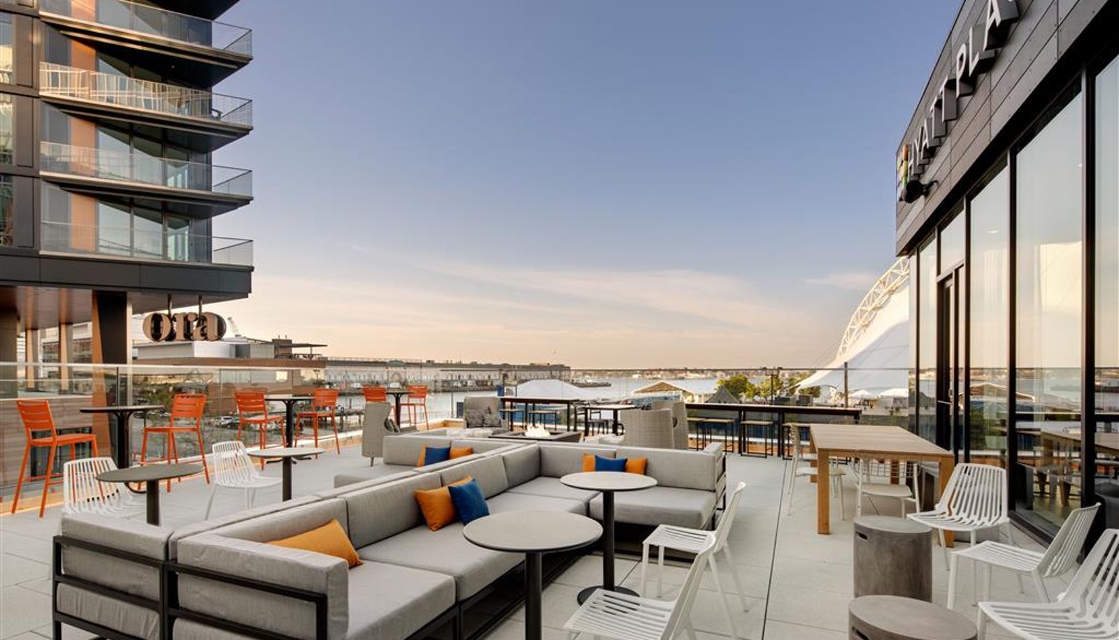 Bar - Hyatt Place Boston/Seaport District