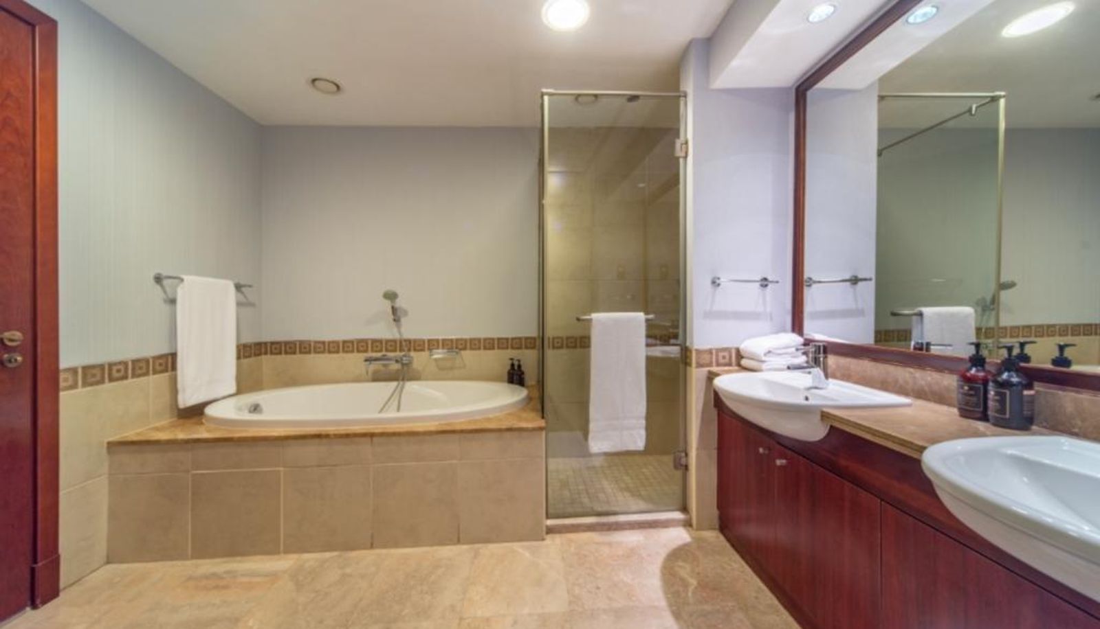 Info - BNBME Palm Jumeirah