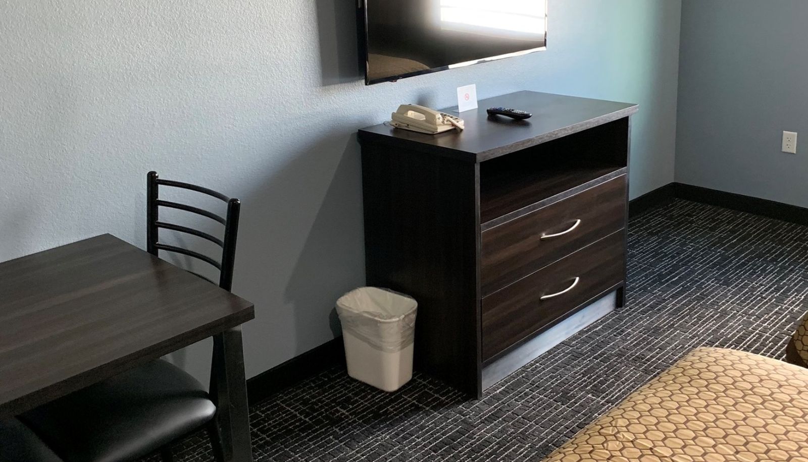 Room - Scottish Inns and Suites Houston TX Gulf Freeway