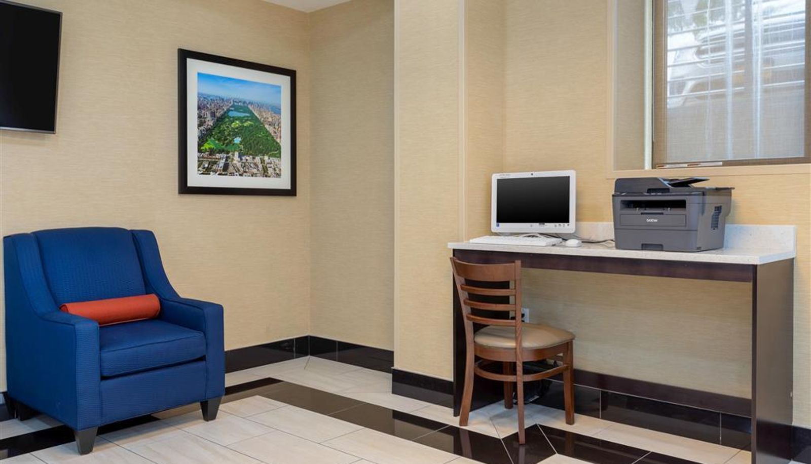Geschäftszentrum - Comfort Inn and Suites near JFK Air Trai