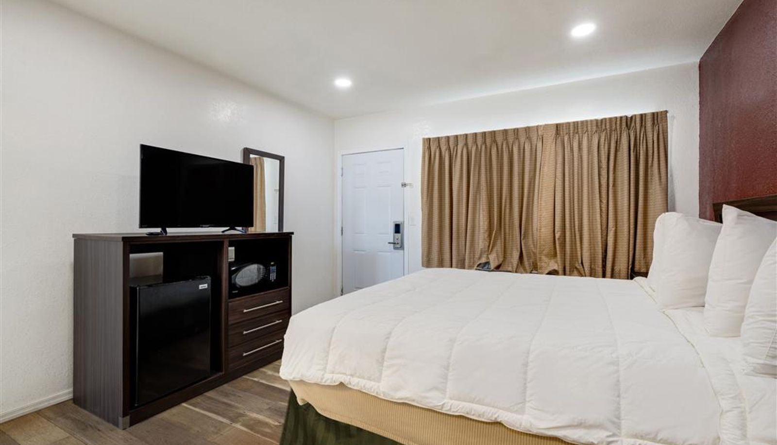 Room - Econo Lodge Needles