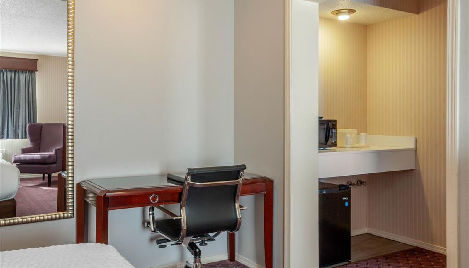 Room - Clarion Hotel & Suites