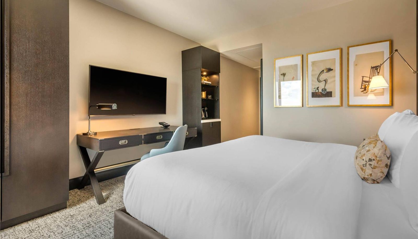 Suite - Cambria Hotel Houston Downtown Convention Center