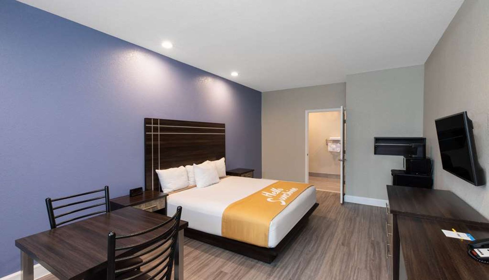 Room - Days Inn & Suites by Wyndham La Porte