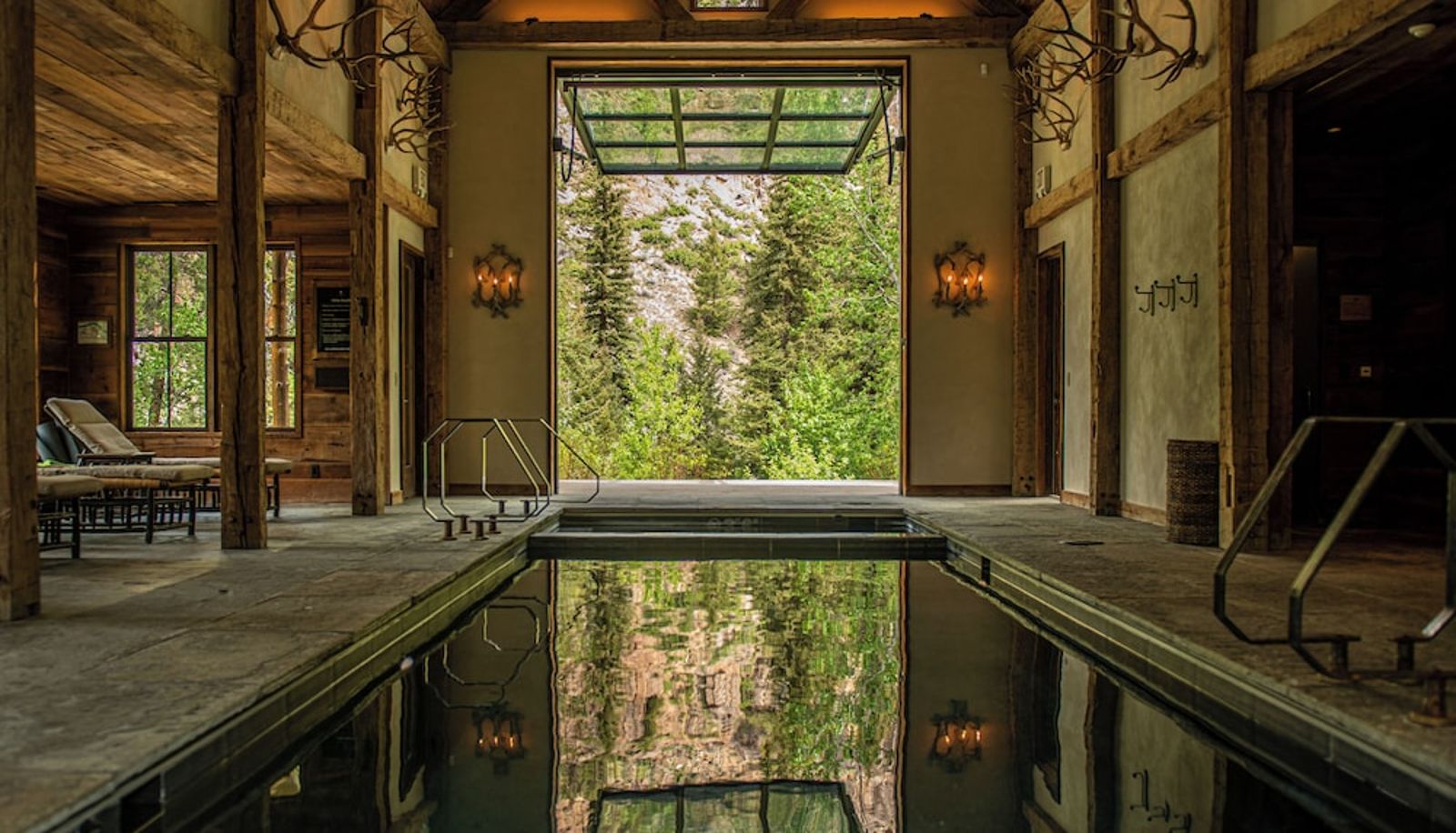 Pool - Eleven Taylor River Lodge
