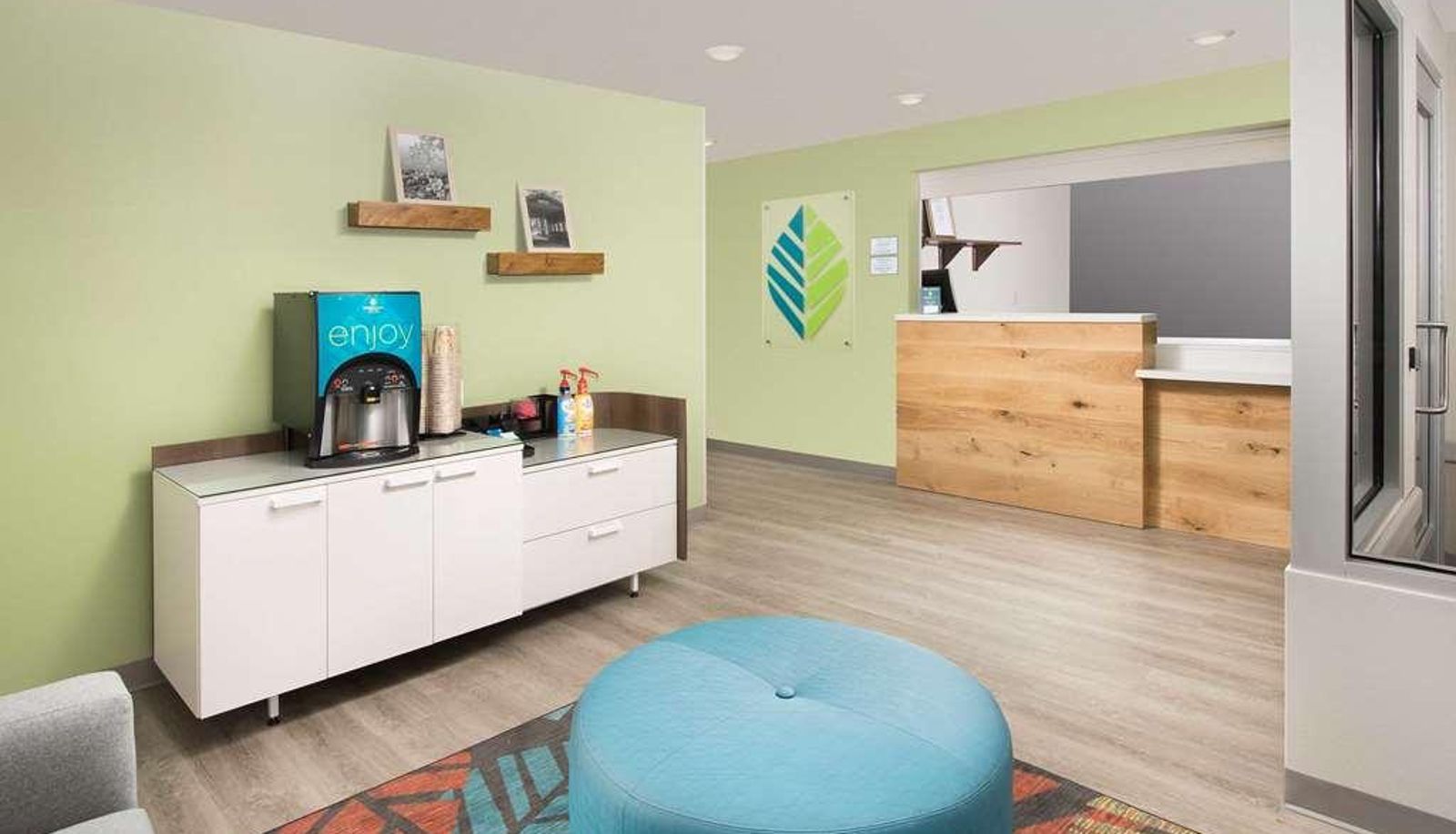 Hall - WoodSpring Suites Atlanta Stockbridge