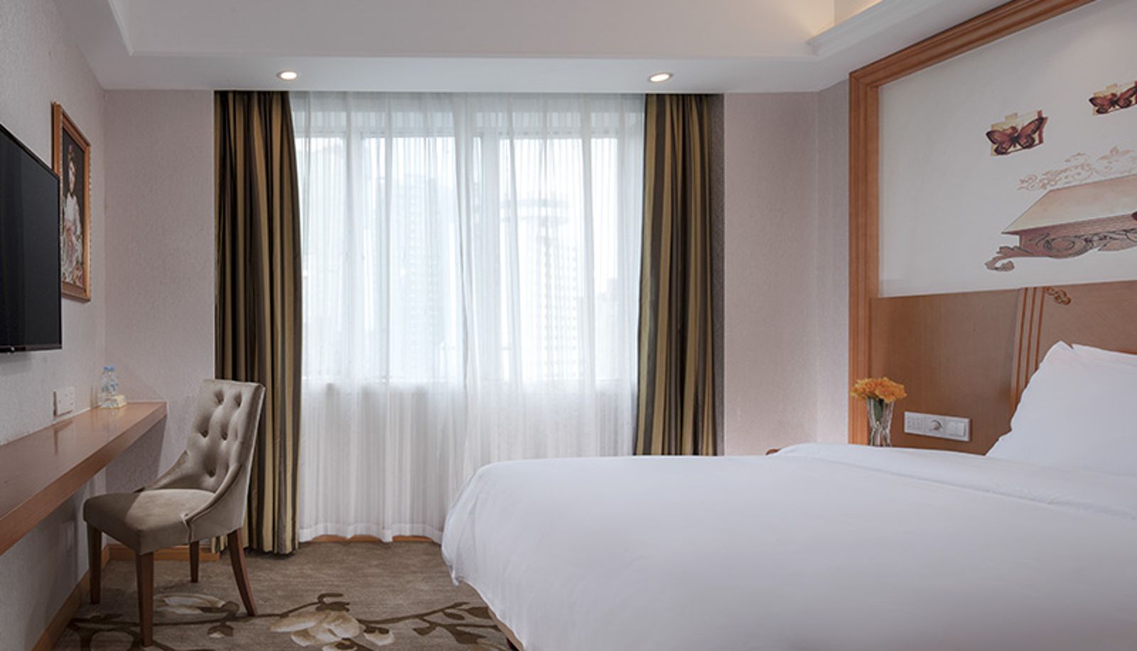 Camera - Vienna Classic Hotel(Guangdong Huizhou Honghuahu Longfeng Hotel) Honghua Lake scenic spot, Huizhou, Guangdong