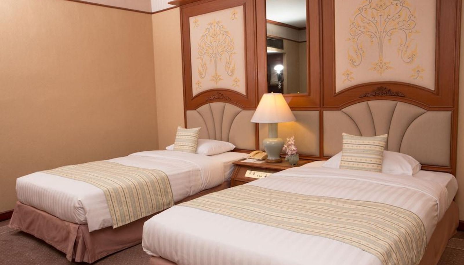 Habitación superior (doble) - Chiang Mai Plaza Hotel