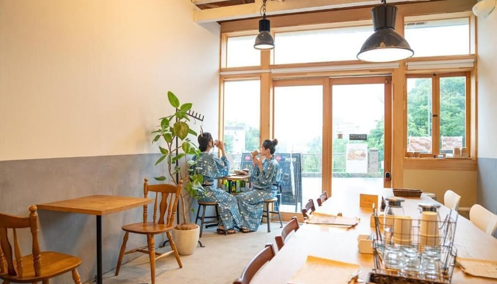 Restaurant - Brücke hostel&cafe ARIMA Kobe