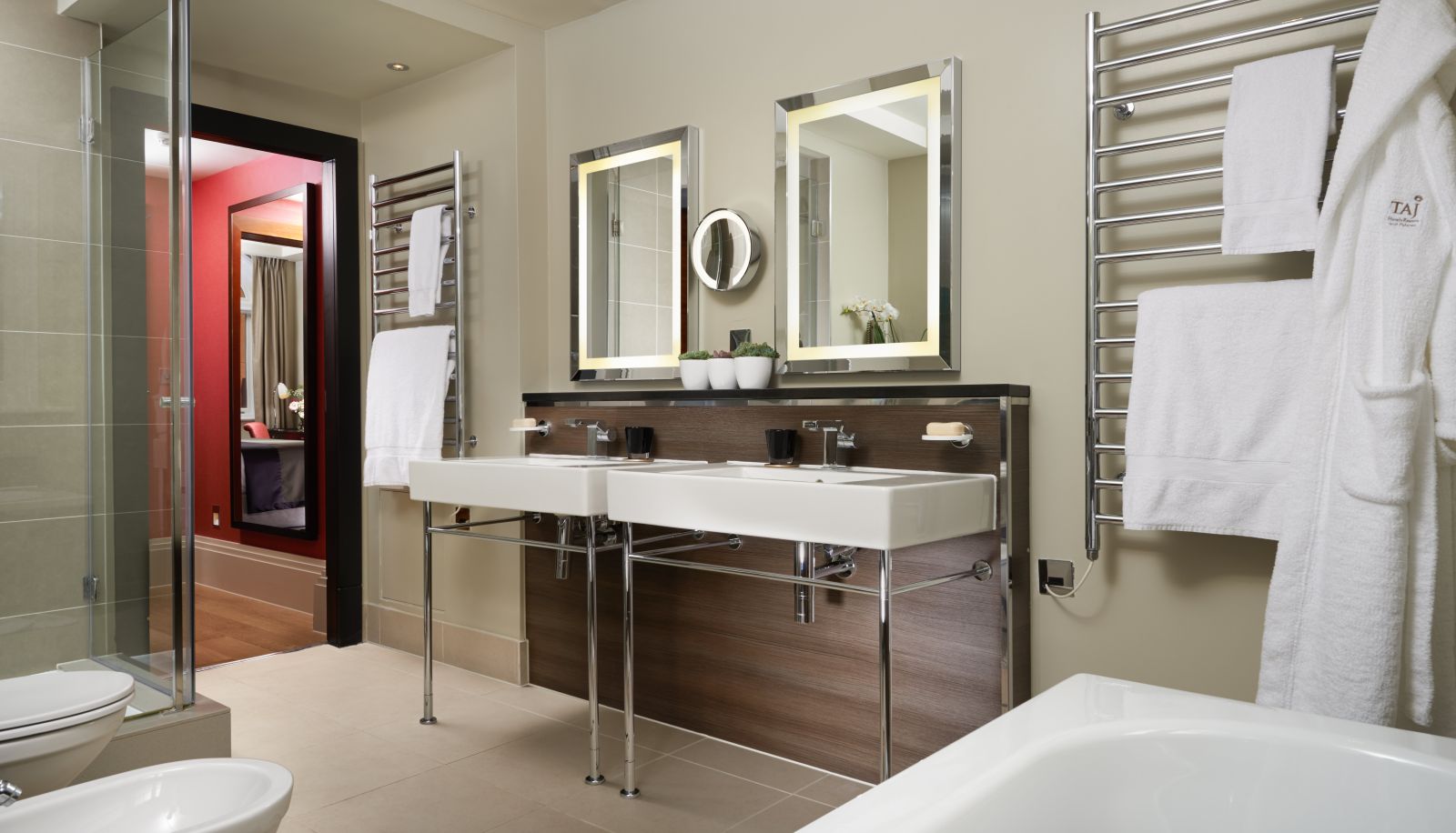 Camera - Taj 51 Buckingham Gate Suites and Residences London