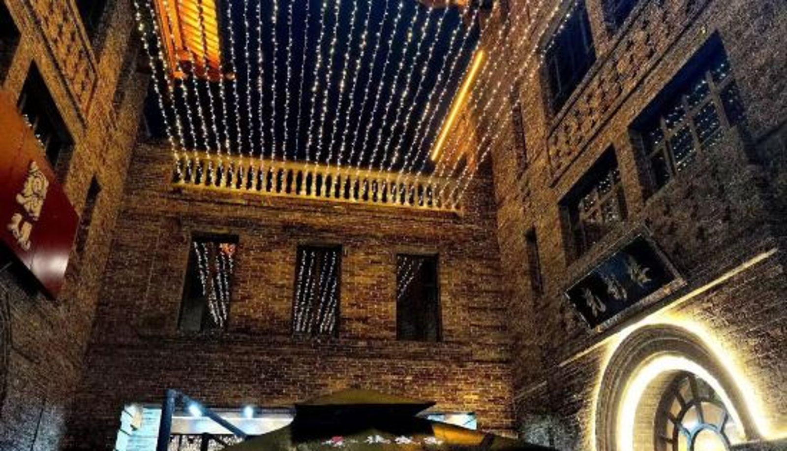 Reception - Light and Shadow Theme Hotel