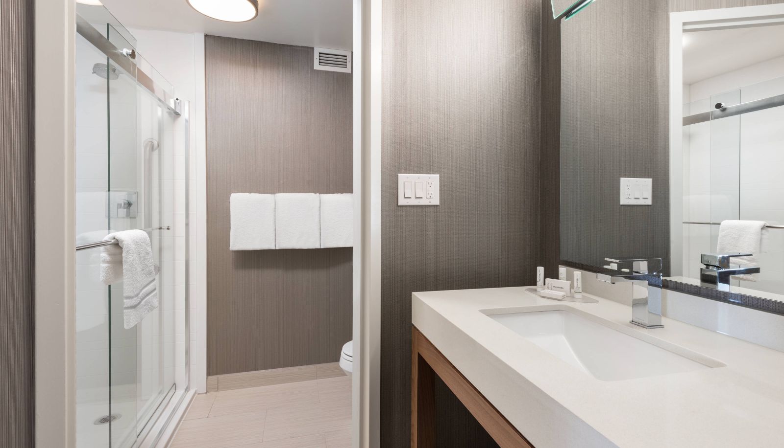 Habitación - Courtyard by Marriott Toronto Vaughan