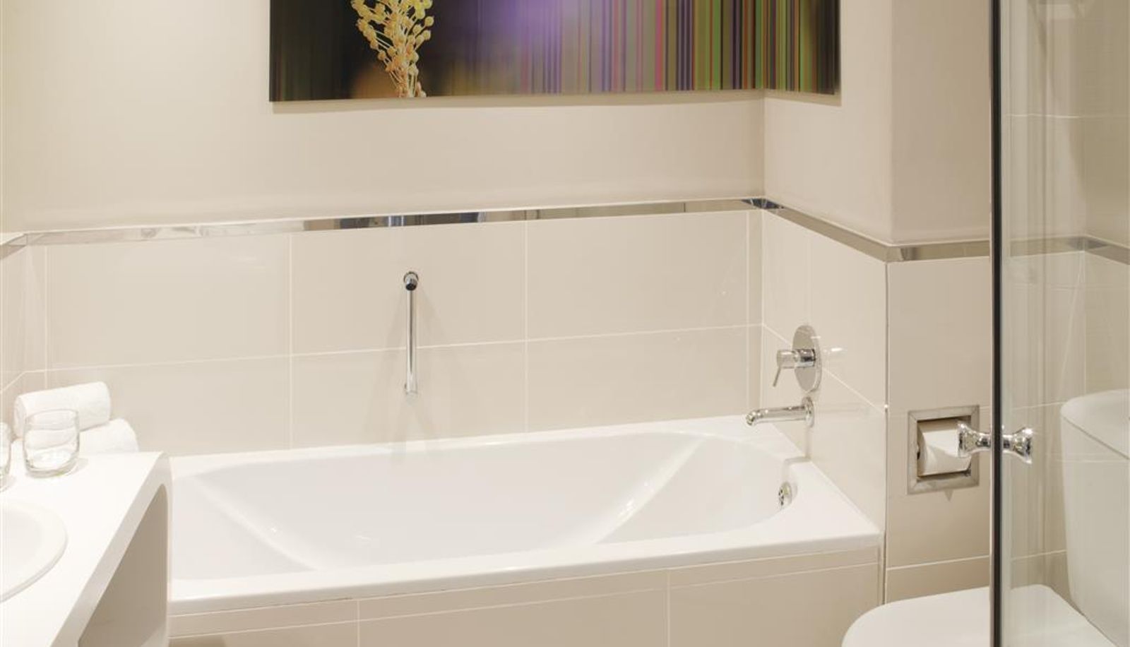 Zimmer - GARDEN COURT SANDTON CITY