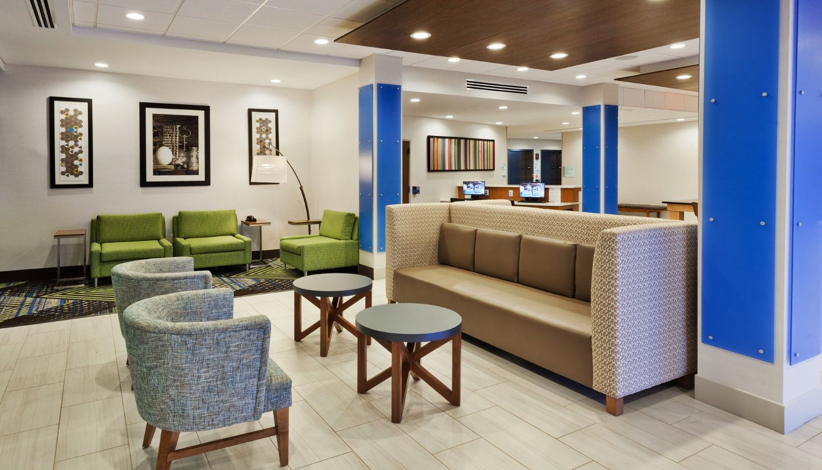 Info - Holiday Inn Express & Suites FAYETTEVILLE by IHG