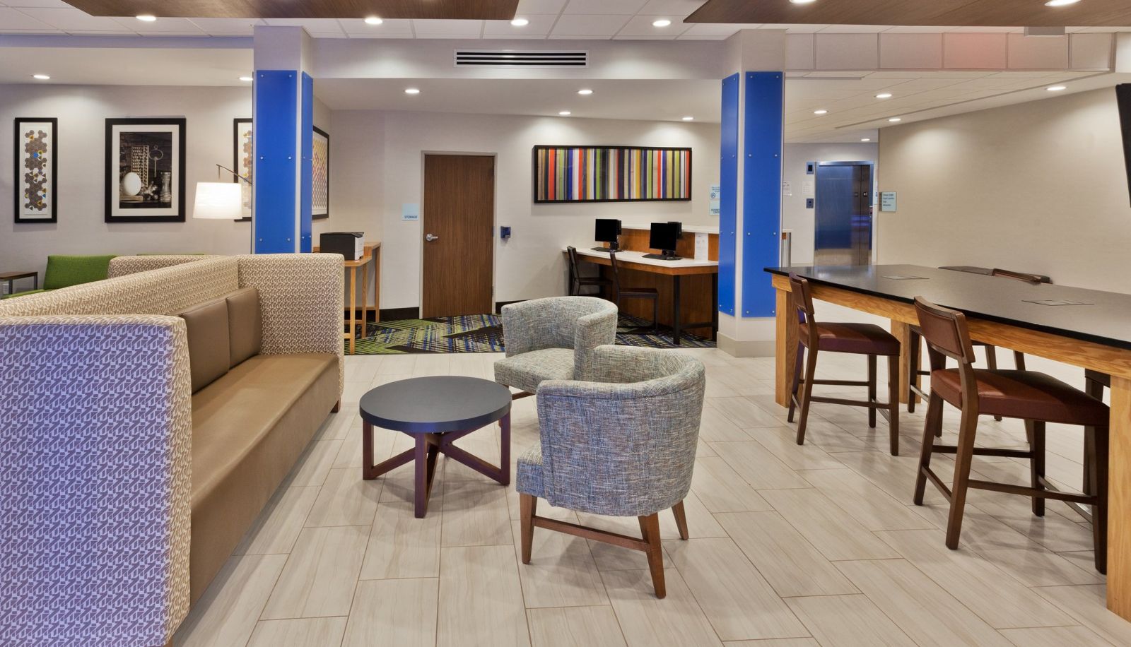 Info - Holiday Inn Express & Suites FAYETTEVILLE by IHG