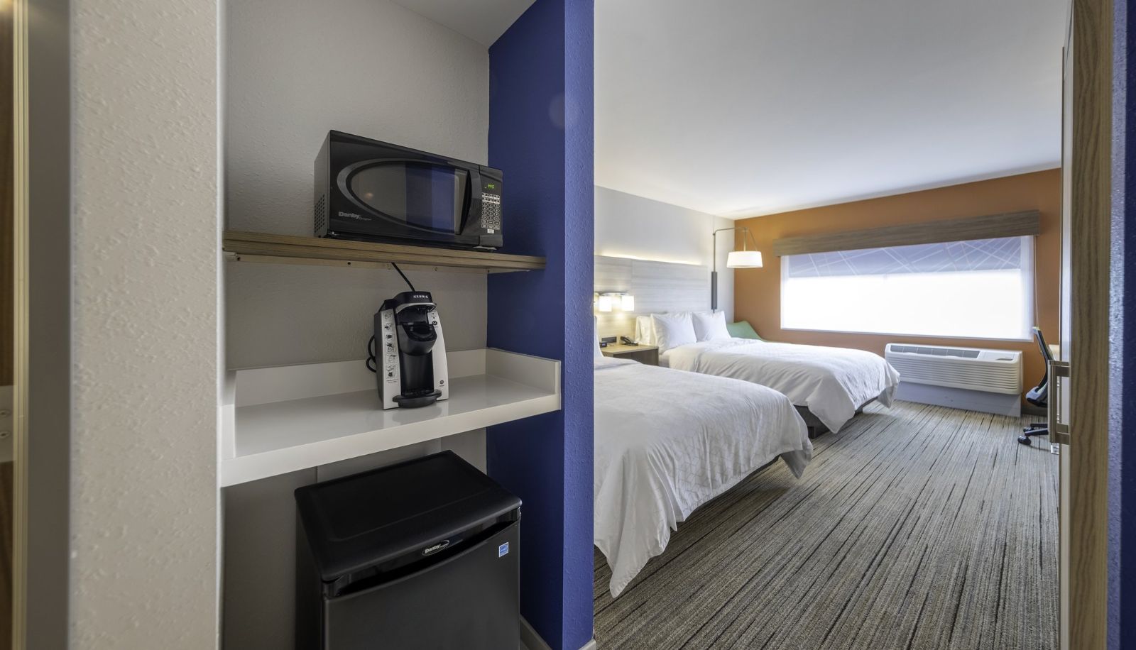 Room - Holiday Inn Express & Suites STAUNTON by IHG