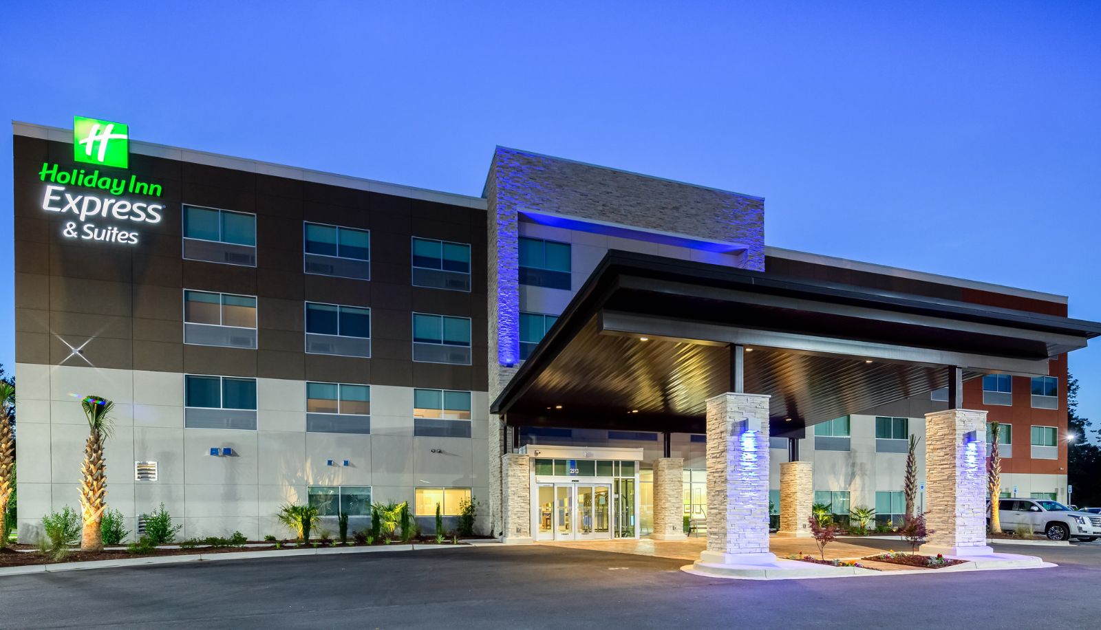Info - Holiday Inn Express & Suites LATTA by IHG