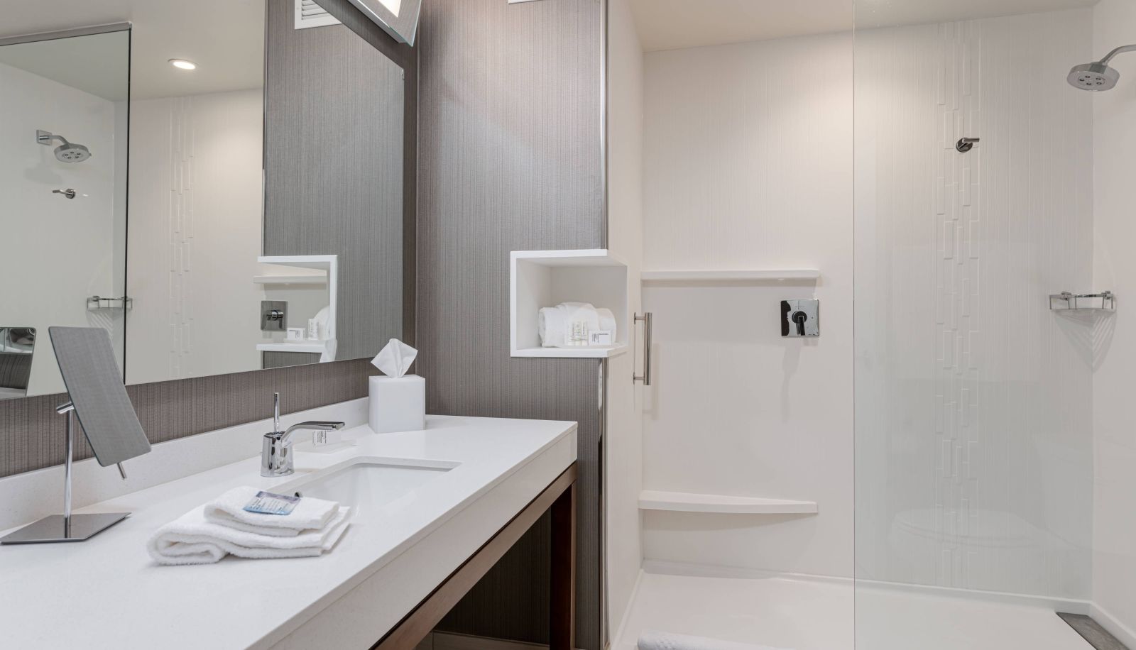 Room - Courtyard by Marriott Asheville Biltmore Village