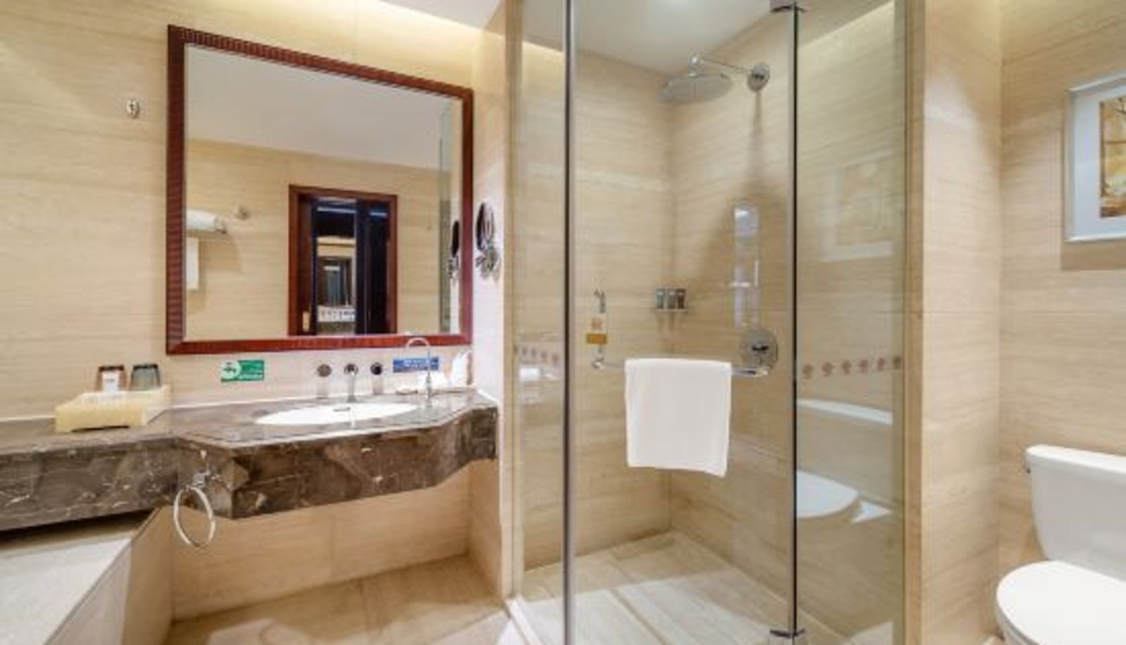 Kamer - Norhwes Peroleum Hoel