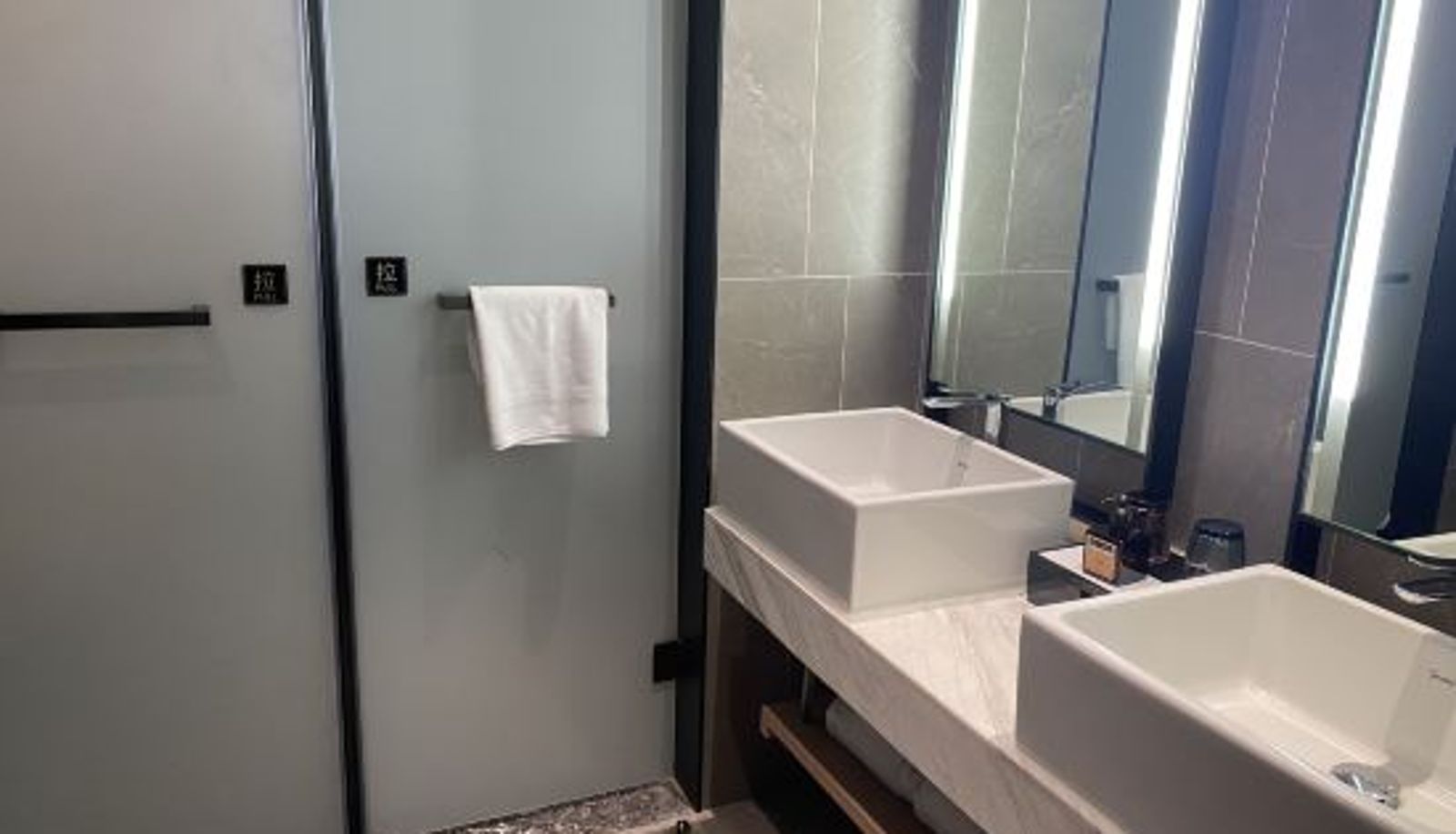 Chambre - LIZ HOTEL