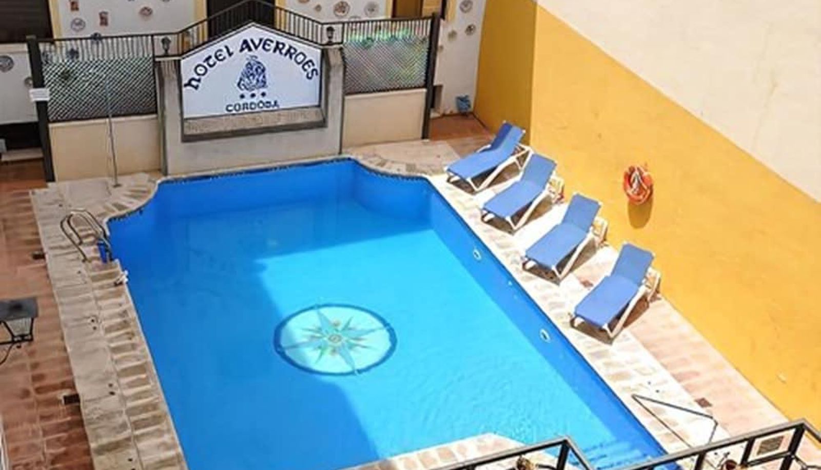 Pool - Averroes Hotel